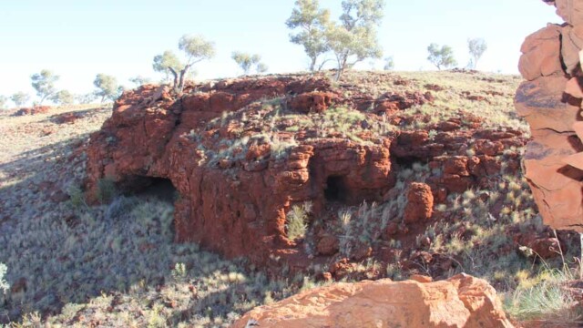 Location of rockshelter and walled niche (viewed from the North)